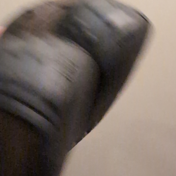 Tod's Leather Slip-On Loafers with Classic Stitching - Picture 5 of 7